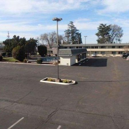 Econo Lodge Inn & Suites Central Medford Extérieur photo
