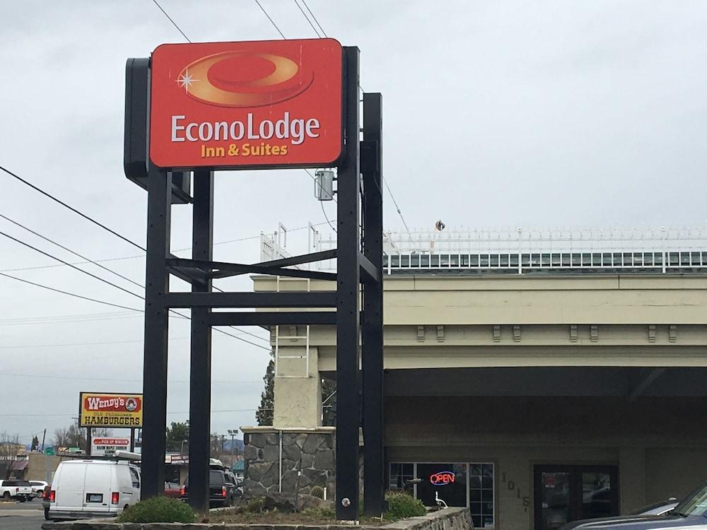 Econo Lodge Inn & Suites Central Medford Extérieur photo