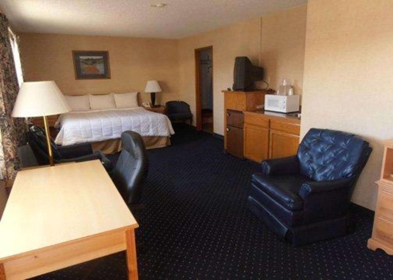 Econo Lodge Inn & Suites Central Medford Extérieur photo