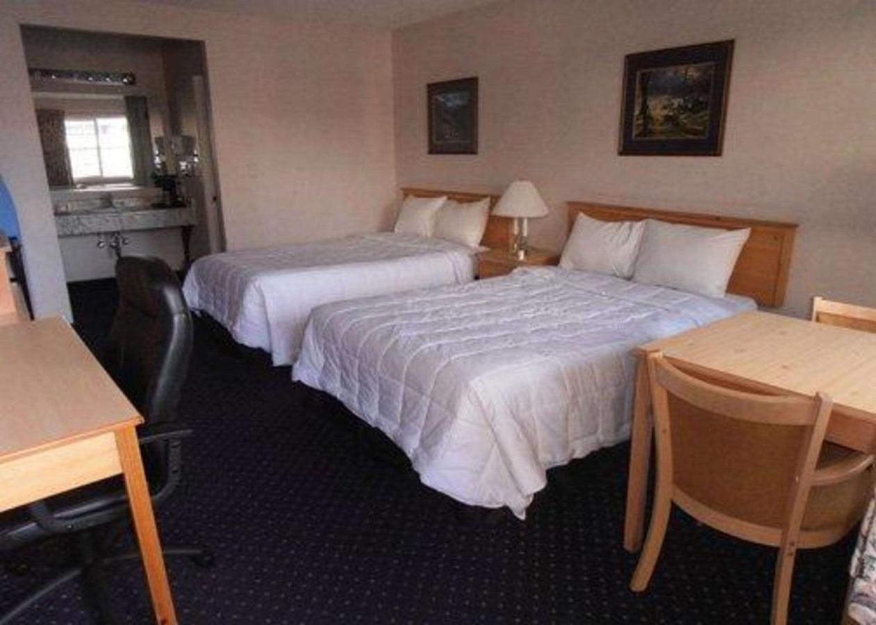 Econo Lodge Inn & Suites Central Medford Extérieur photo