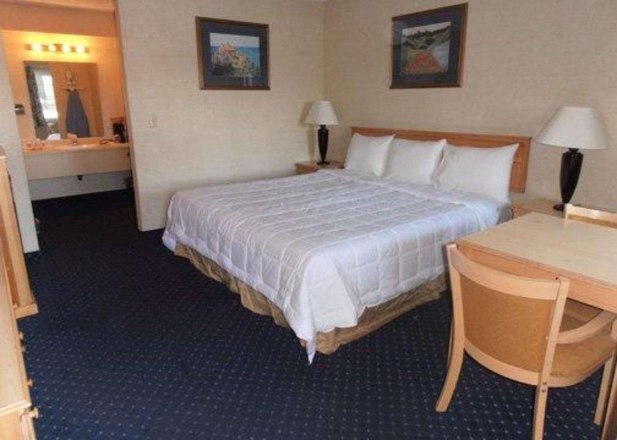 Econo Lodge Inn & Suites Central Medford Extérieur photo