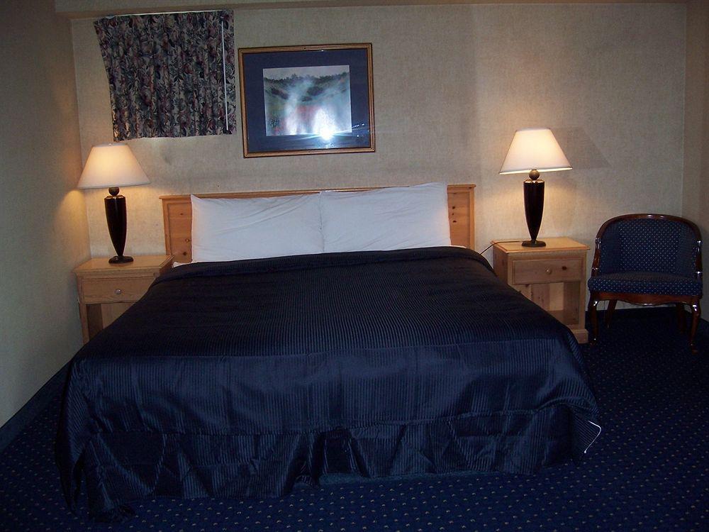 Econo Lodge Inn & Suites Central Medford Extérieur photo