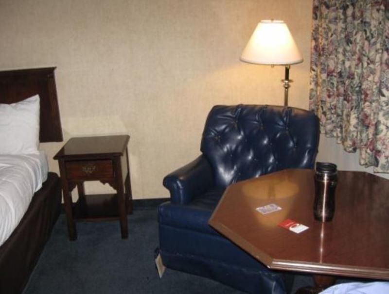 Econo Lodge Inn & Suites Central Medford Extérieur photo